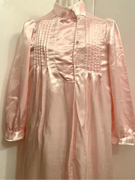 Barad & Co Other - Vintage Barad & Co Light Pink Satin Pintuck Pajama Top